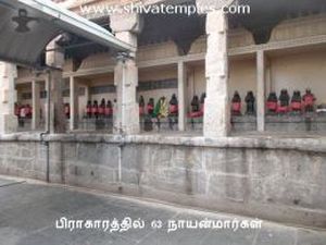 63 naayanmars in the inner corridor