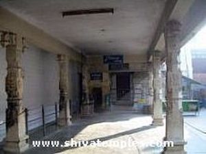 Mandapam in front of Saneeshwara shrine
