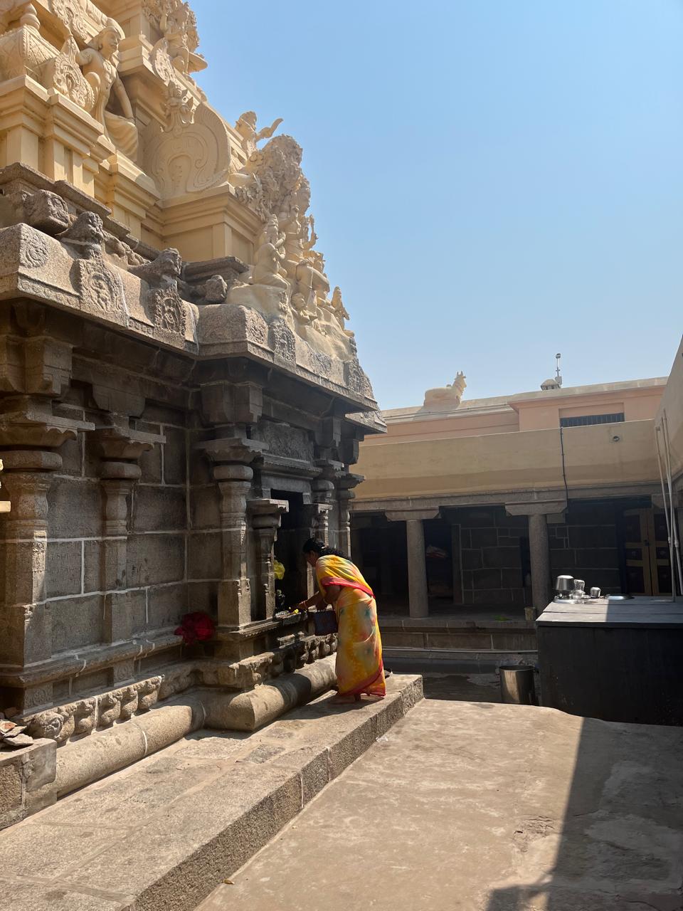 கருவறை சுற்று பிரகாரம்
