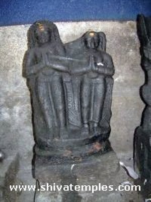 Thiruneelakandar and his wife
