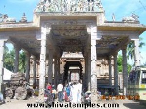 16 pillar mandapam in front of Rajagopuram