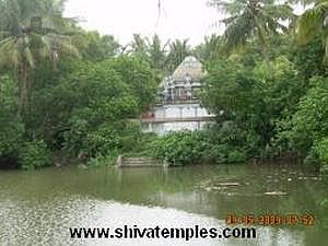 Gowri Theertham &ndash; Vada Thali temple on the other side