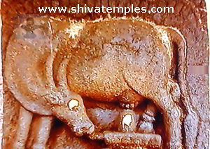 Sculpture depicting the temple legend