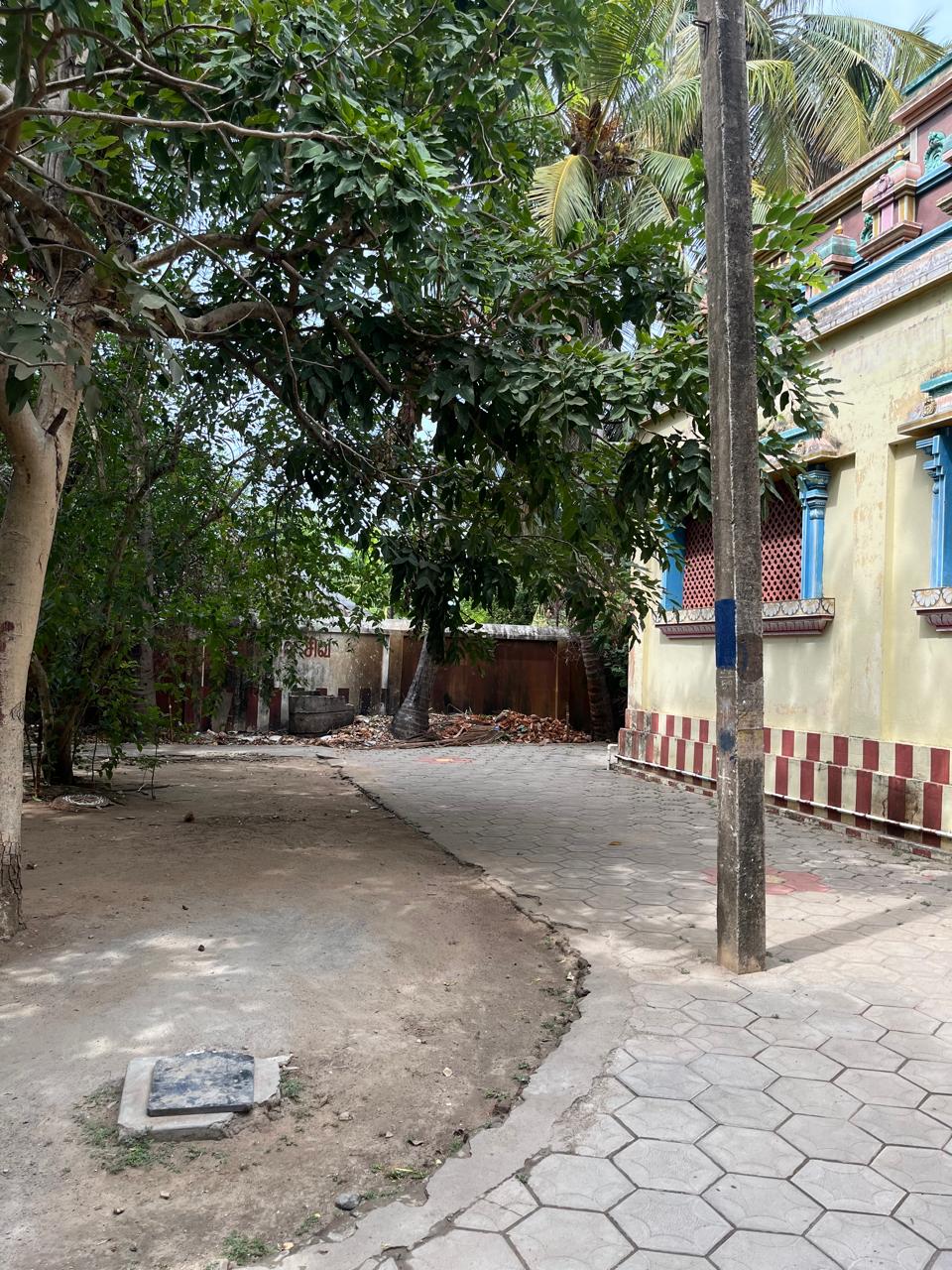 Way to Outer Prakaram