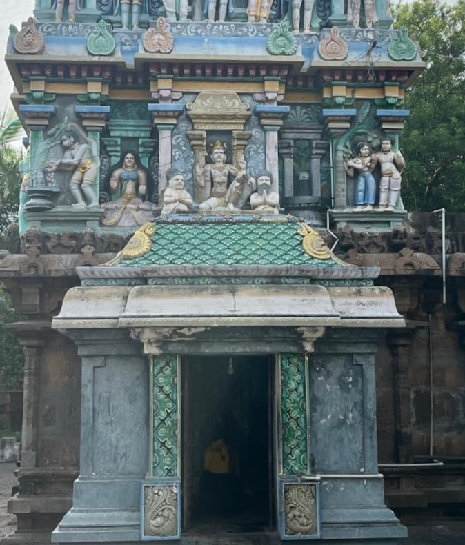 Vali worshipping Shiva