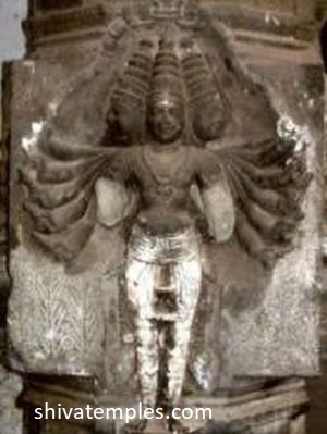 sculpture on pillar