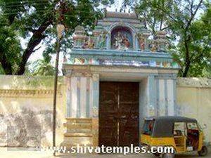 ஆலயத்தின் முகப்பு வாயில்