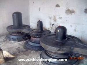 Inner Prakaram - Lingas