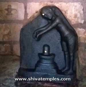 Kunti worhsipping Shiva