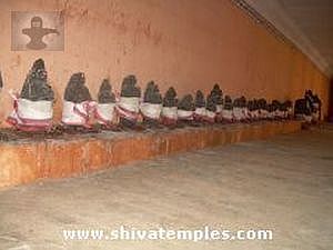 பிராகாரத்தில் 63 நாயன்மார்கள்