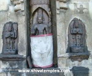 கோஷ்டத்தில் லிங்கோத்பவர், பிரம்மா, மகவிஷ்ணு