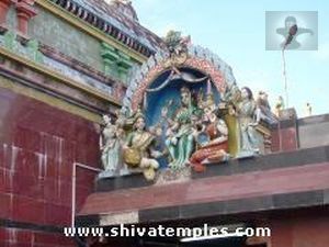 Sculpture at the entrance of Anju Vattathu Amman shrine