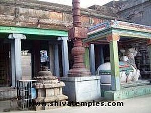 Balipeetham, Kodimaram and Nandi