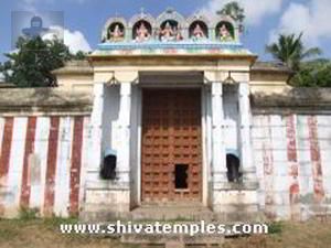 ஆலயத்தின் முகப்பு வாயில்