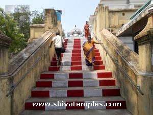 Steps leading to the Maadakovil