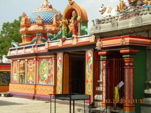 Way to Maakaleswarar Sannidhi