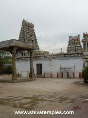 தெற்கு கோபுரம் மற்றும் அம்பாள் சந்நிதி கோபுரம்