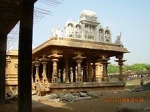 Lion faced pillars
