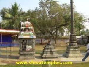 Balipeetam, Dwajasthambam and Nandi